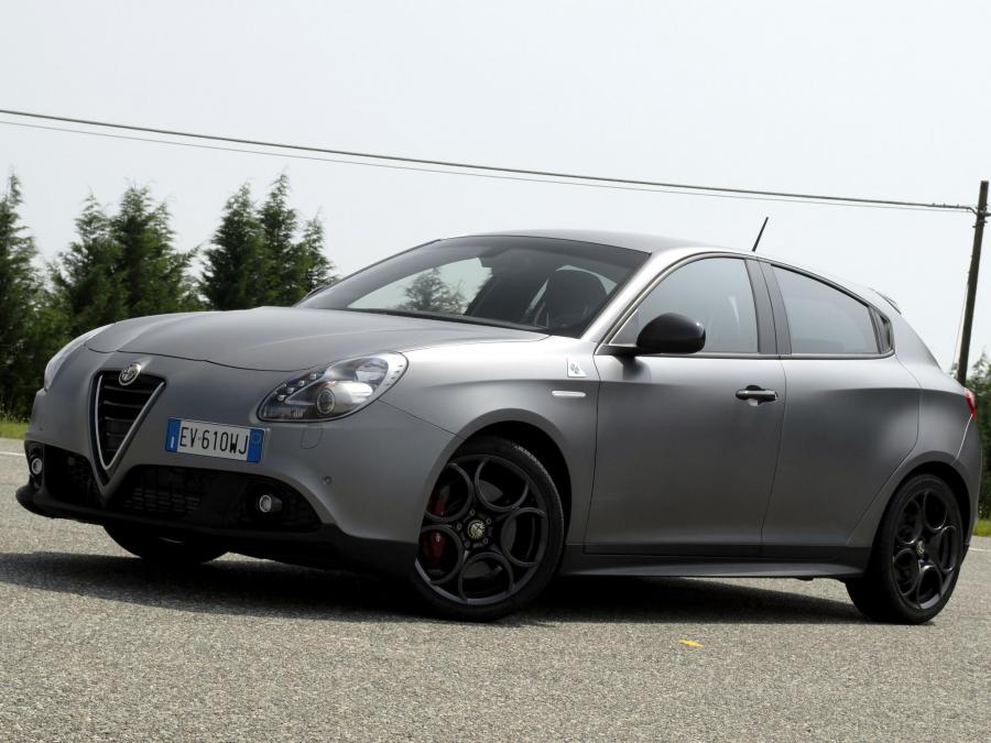  Alfa Romeo Giulietta Quadrifoglio Verde Launch Edition (940) 2014 года  (фото 15 из 17)